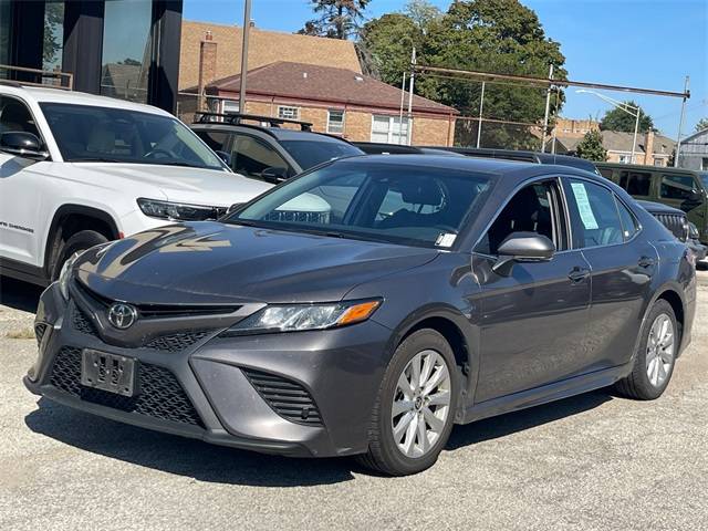 2020 Toyota Camry SE — Sedan — 68,309 mi — Chicago, IL