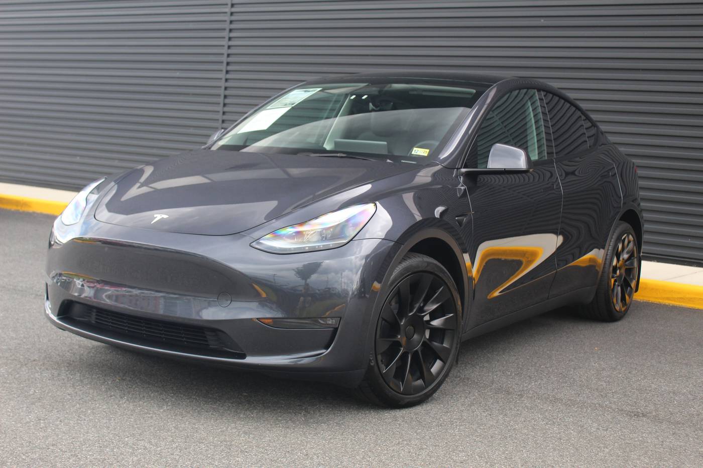 2025 Tesla Model Y Long Range — SUV — 5,516 mi — Arlington, VA