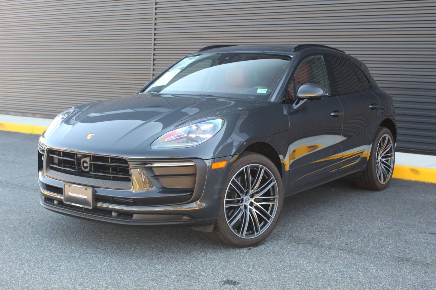 2025 Porsche Macan Standard — SUV — 2,587 mi — Arlington, VA