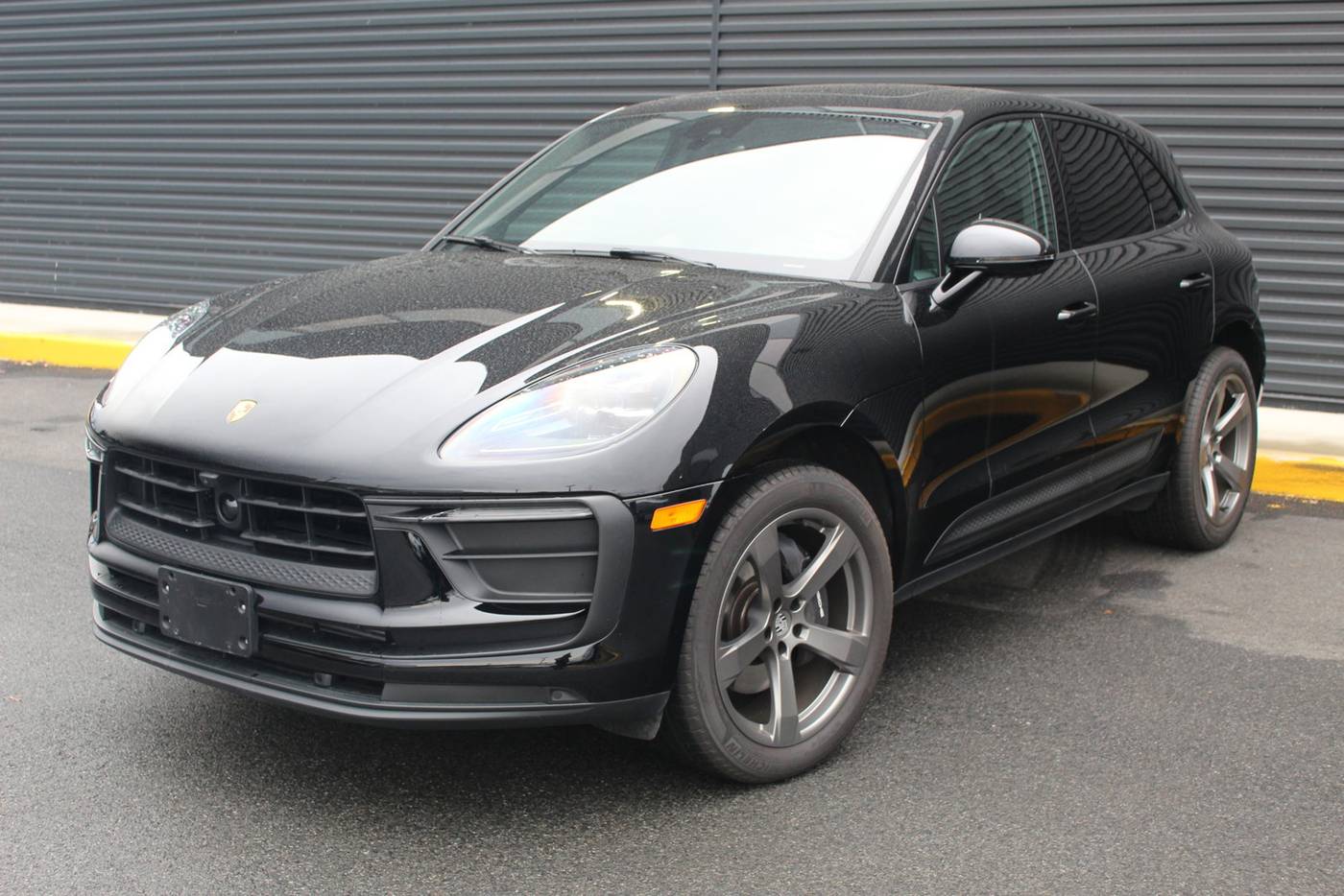 2025 Porsche Macan Standard — SUV — 4,046 mi — Arlington, VA