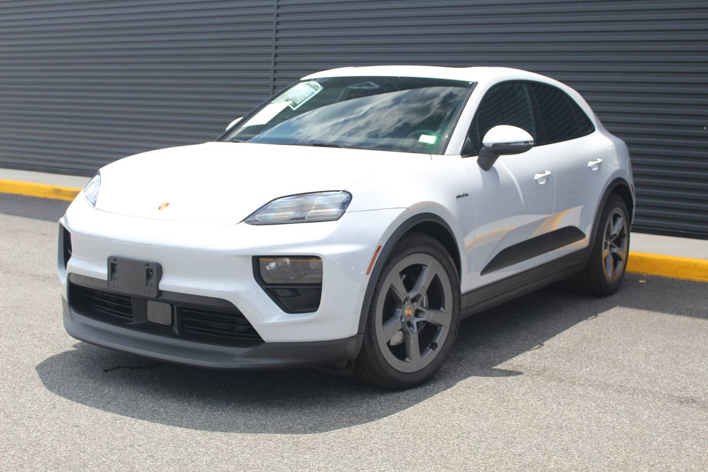 2025 Porsche Macan Electric Standard — SUV — 5,203 mi — Arlington, VA