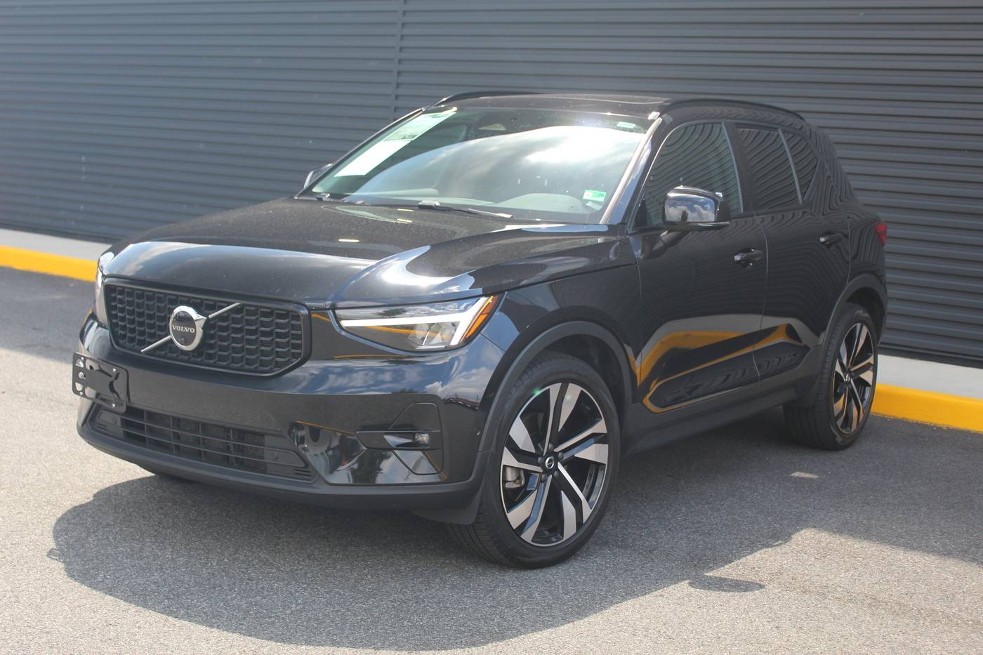 2023 Volvo XC40 Plus — SUV — 21,632 mi — Arlington, VA