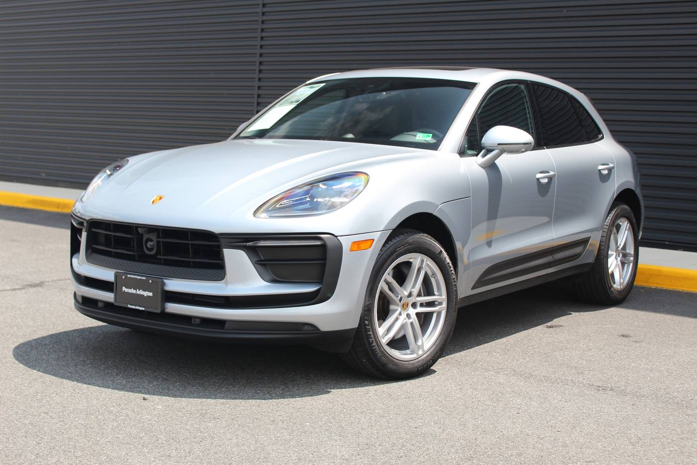 2025 Porsche Macan Macan — SUV — 4,799 mi — Arlington, VA