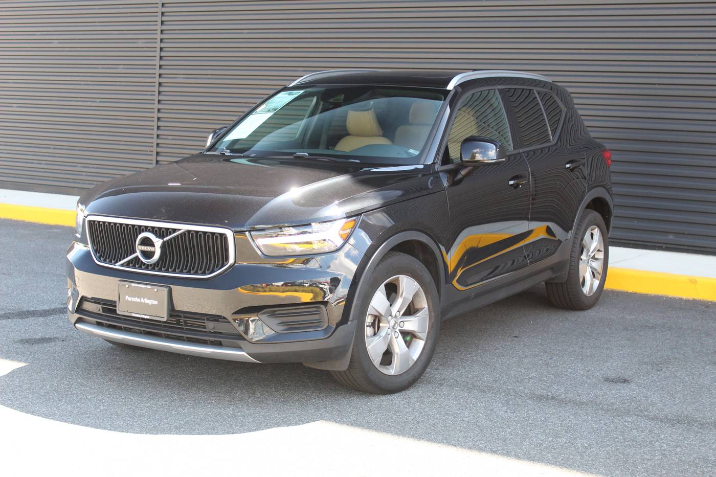 2020 Volvo XC40 Momentum — SUV — 57,801 mi — Arlington, VA