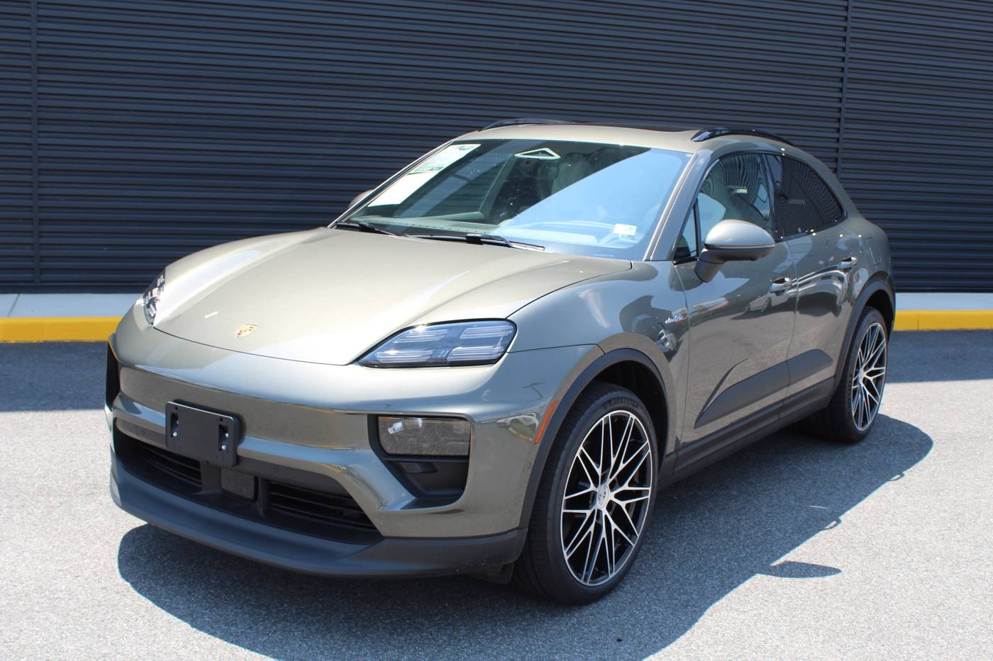 2024 Porsche Macan Electric 4 — SUV — 7,605 mi — Arlington, VA