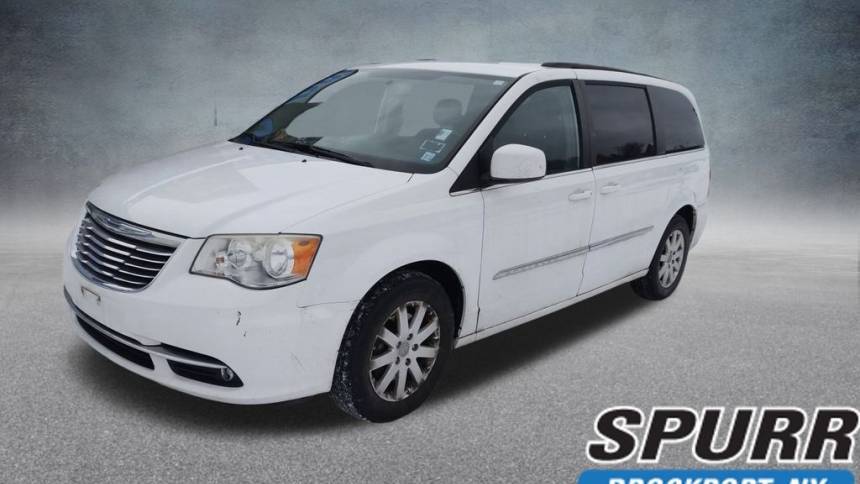 2014 Chrysler Town & Country Touring — Minivan — 113,256 mi — Brockport, NY