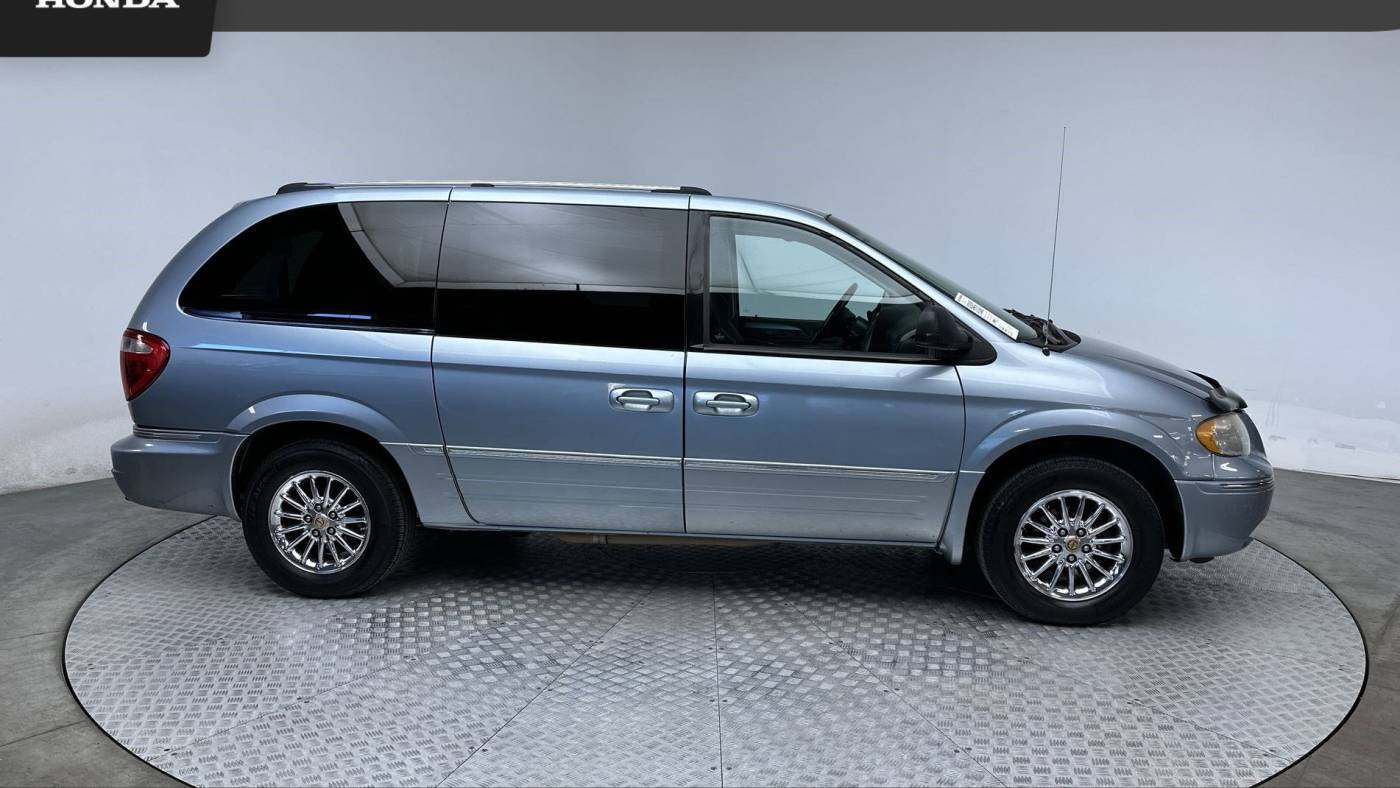 2006 Chrysler Town & Country Limited — Minivan — 129,373 mi — Highlands Ranch, CO