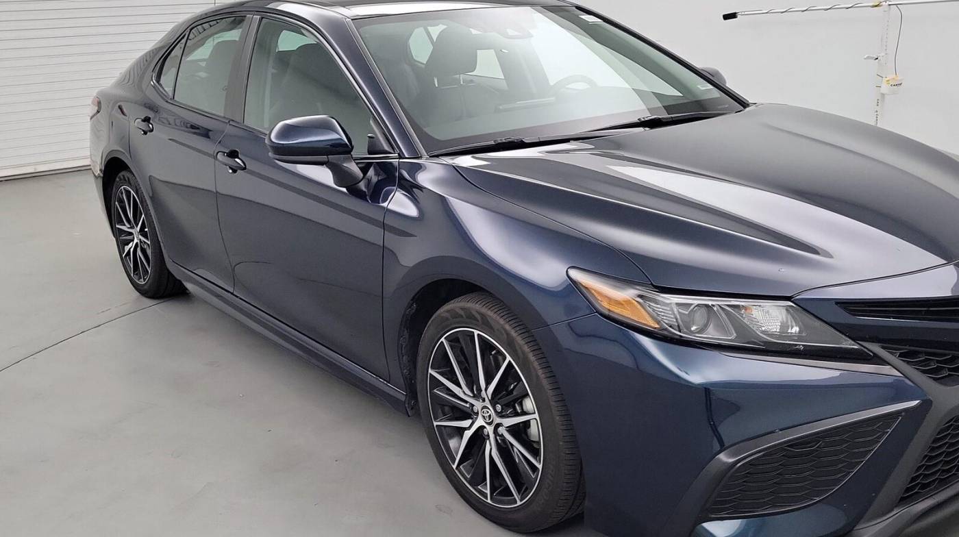 2021 Toyota Camry SE — Sedan — 42,322 mi — Wilmington, NC