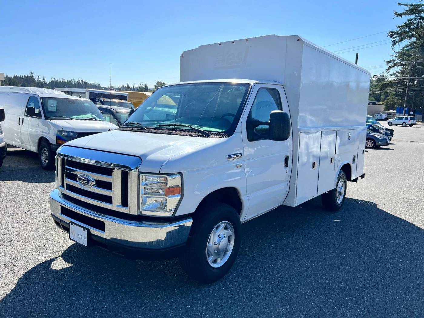 2016 Ford Econoline Commercial Cutaway E-350 — Chassis Cab Truck — 165,223 mi — Lynnwood, WA