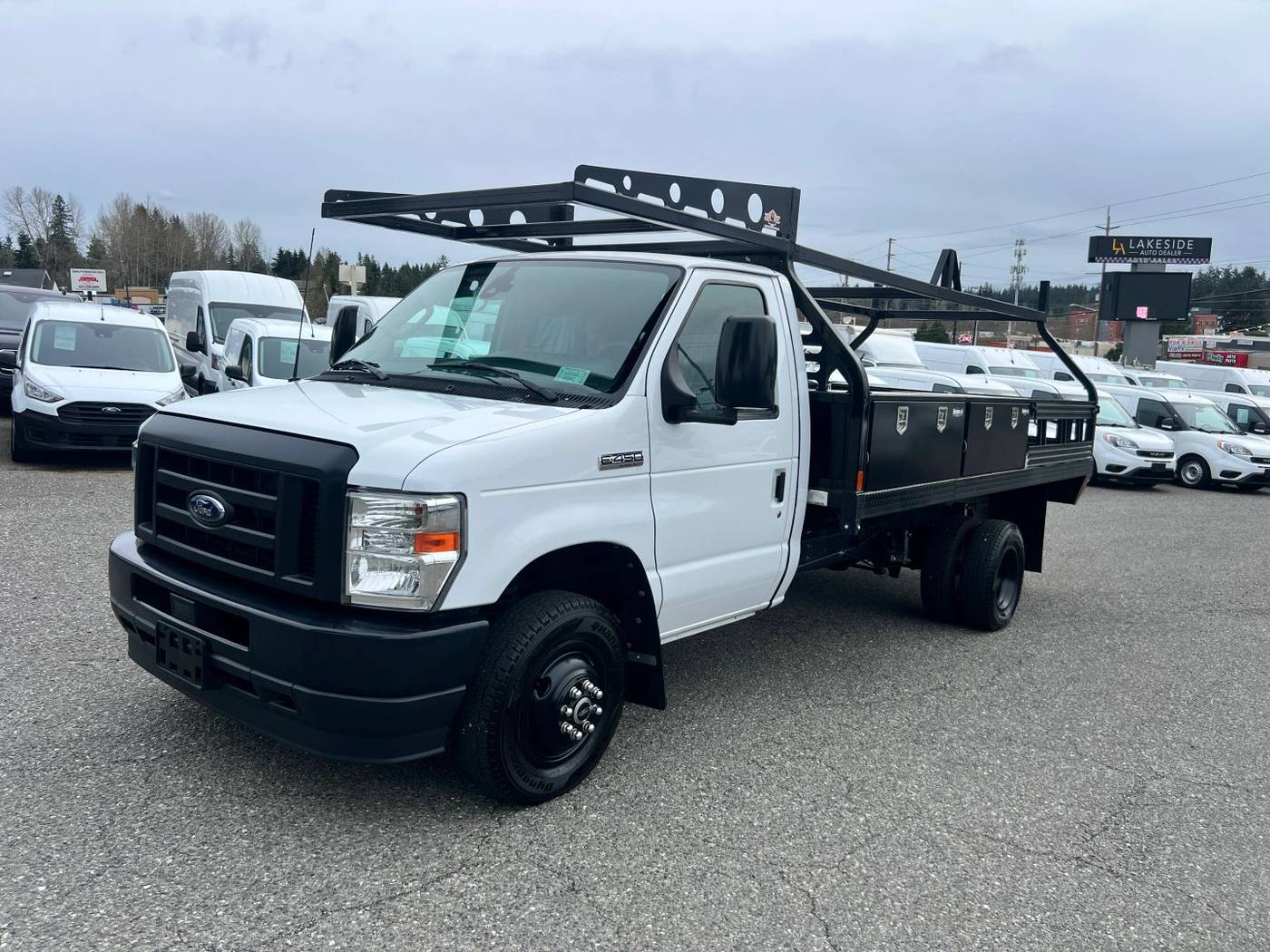 2022 Ford E-Series Cutaway Base — Chassis Cab Truck — 66 mi — Lynnwood, WA