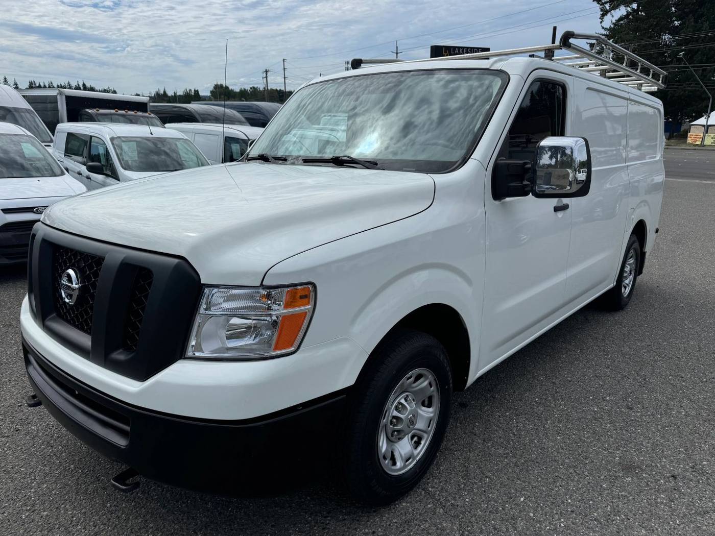 2016 Nissan NV Cargo NV2500 HD SV — Cargo Van — 170,629 mi — Lynnwood, WA
