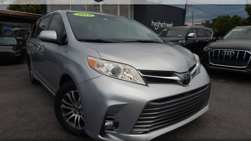 2019 Toyota Sienna XLE — Minivan — 73,398 mi — Pottstown, PA