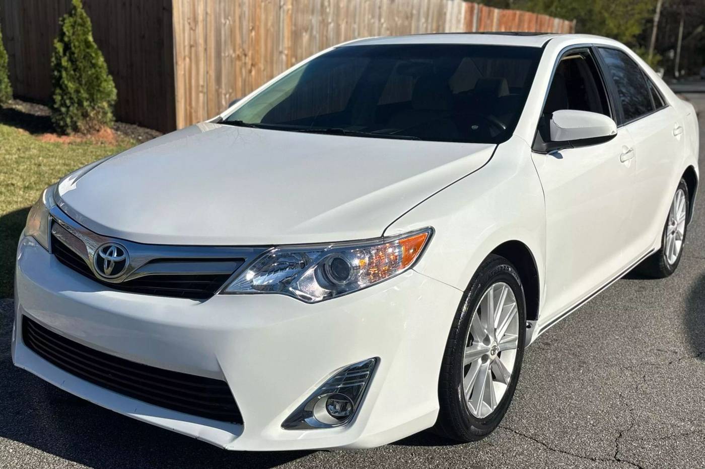 2014 Toyota Camry XLE — Sedan — 86,690 mi — Marietta, GA