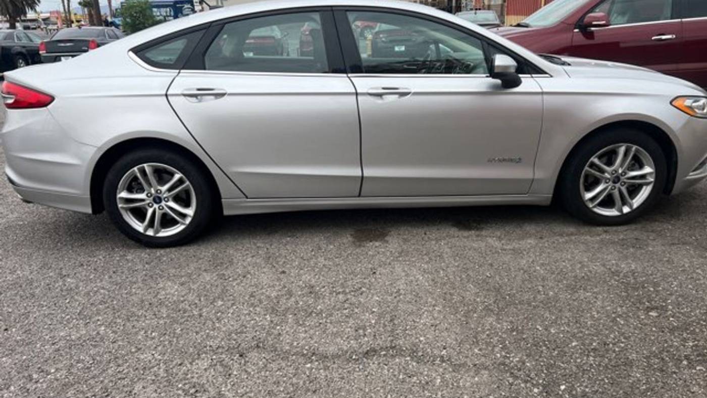 2018 Ford Fusion Hybrid SE — Sedan — 95,074 mi — Las Vegas, NV