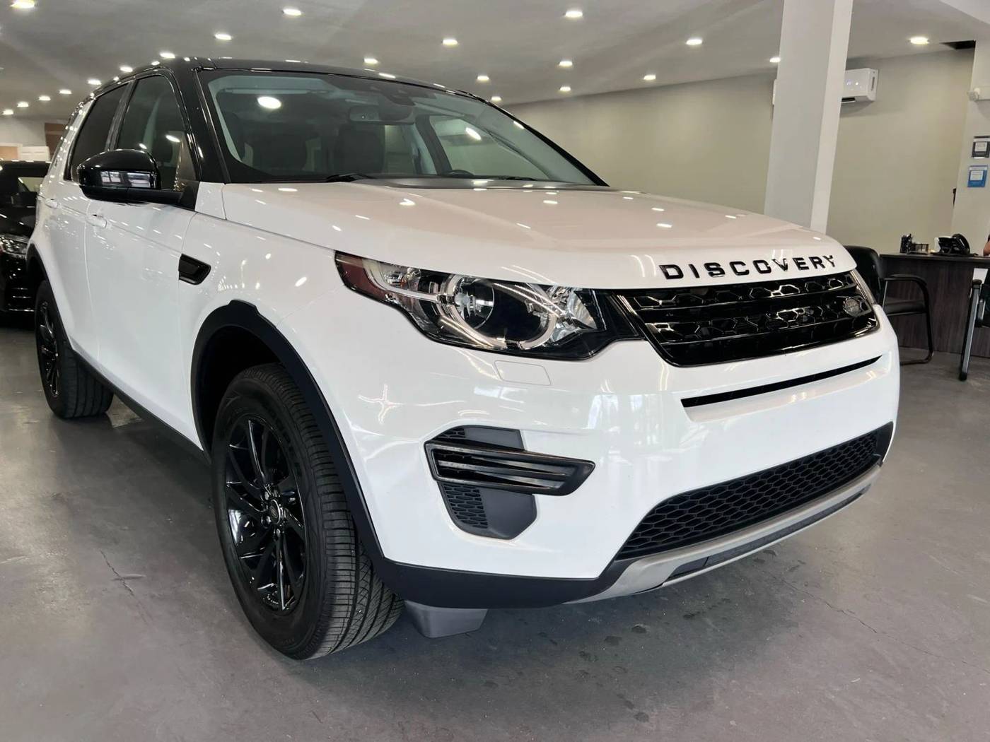 2019 Land Rover Discovery Sport SE — SUV — 70,761 mi — Tampa, FL