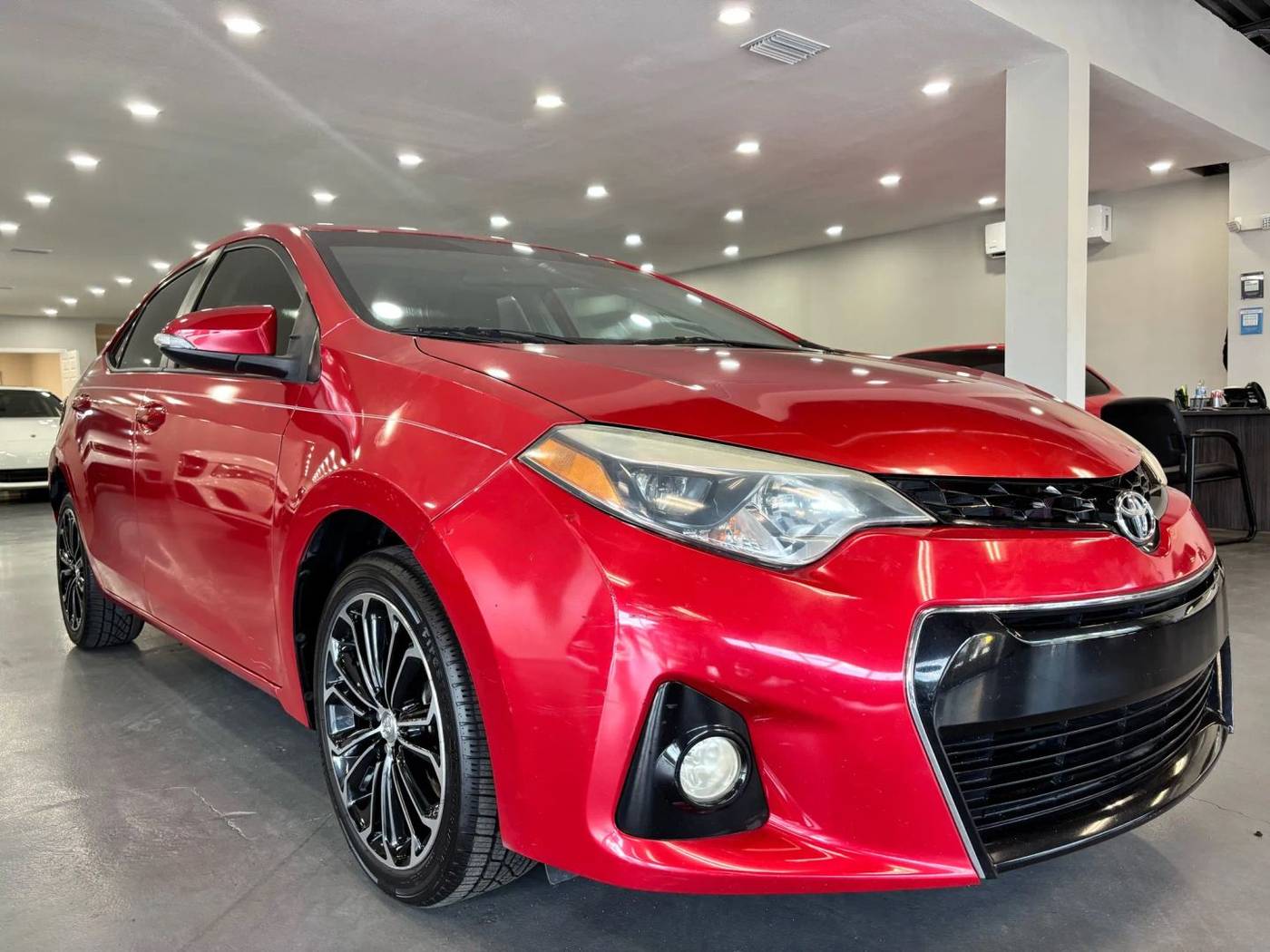 2016 Toyota Corolla LE — Sedan — 89,900 mi — Tampa, FL