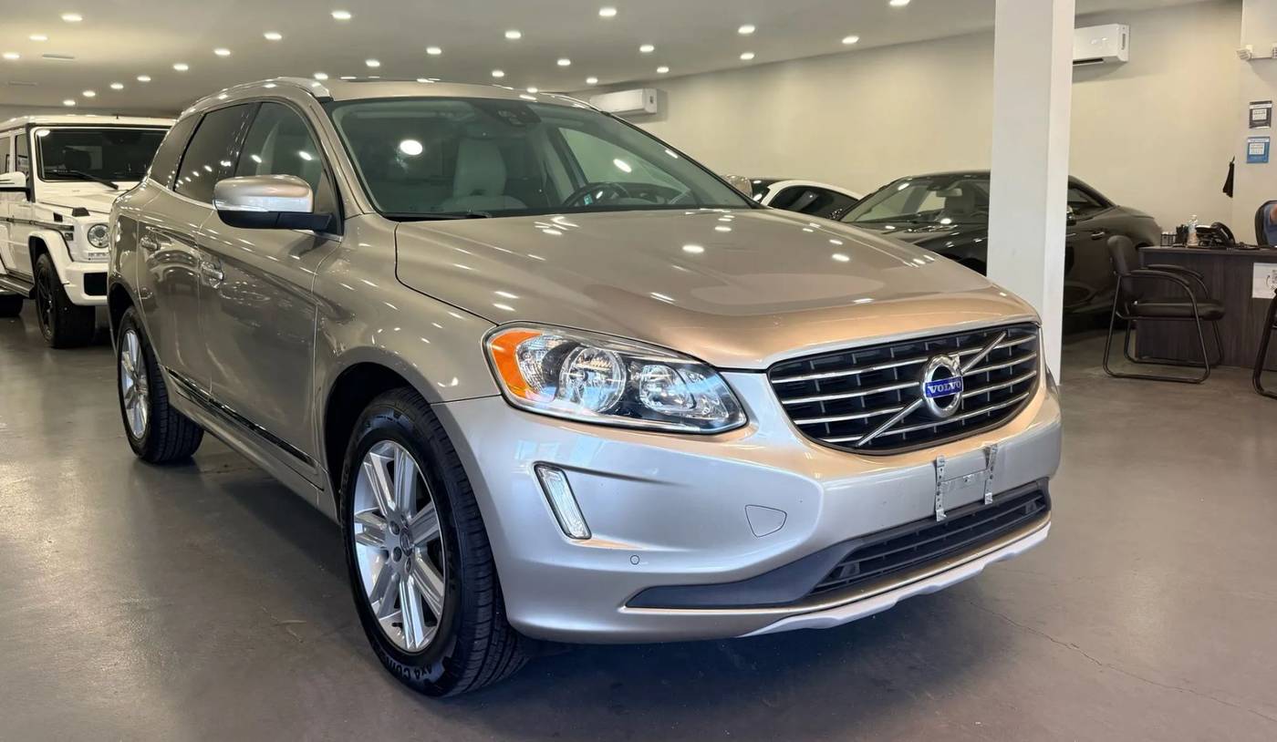 2016 Volvo XC60 T6 Drive-E — SUV — 93,895 mi — Tampa, FL