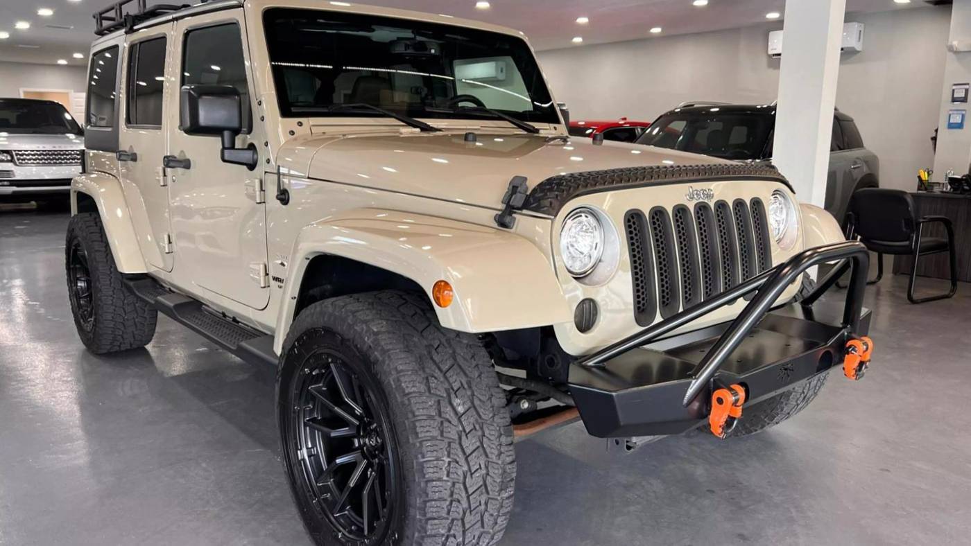 2017 Jeep Wrangler Sahara — SUV — 48,444 mi — Tampa, FL