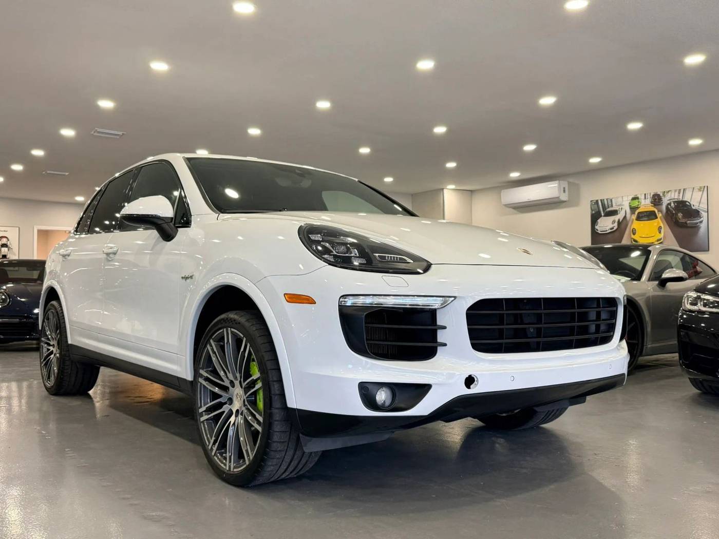 2017 Porsche Cayenne S E-Hybrid Platinum Edition