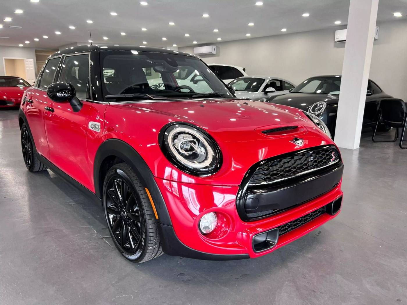 2019 MINI Hardtop Cooper S — Hatchback — 68,386 mi — Tampa, FL