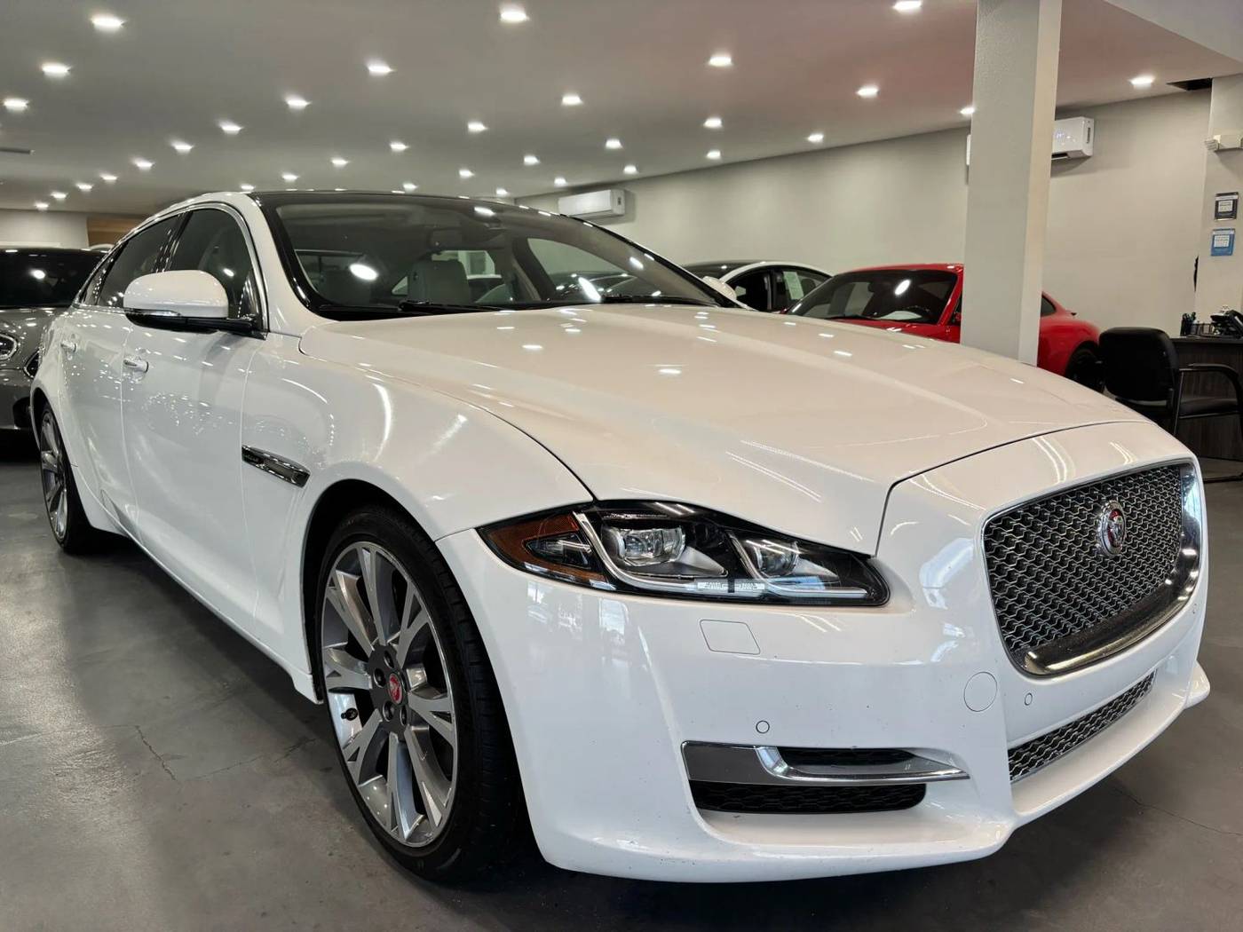 2017 Jaguar XJ Portfolio — Sedan — 92,483 mi — Tampa, FL