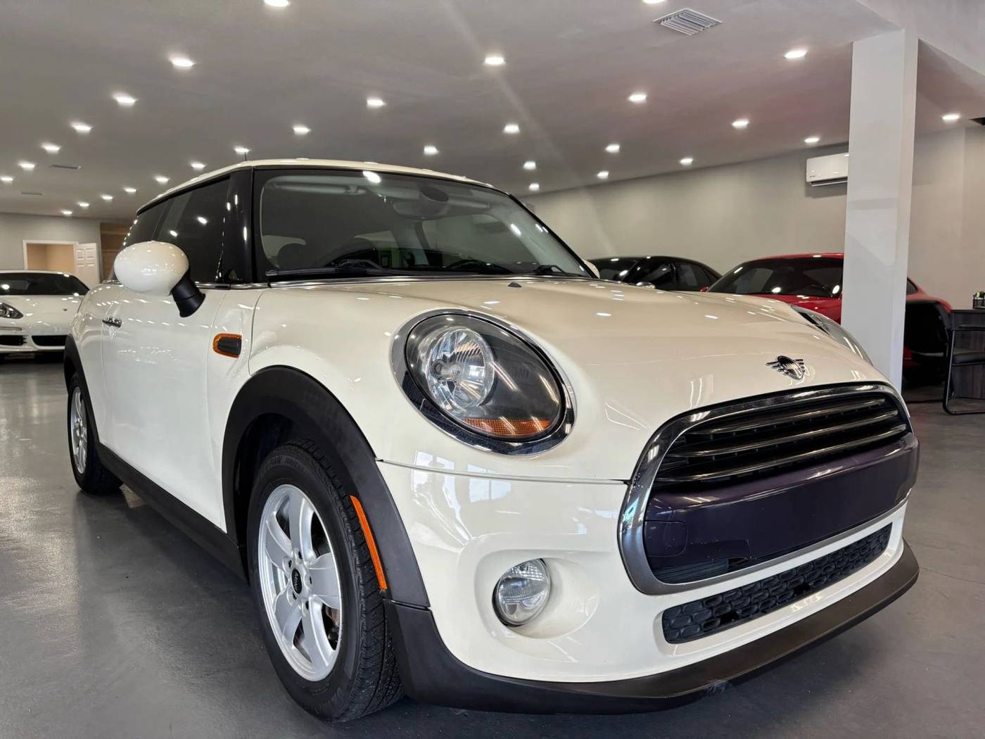 2019 MINI Hardtop Cooper — Hatchback — 86,690 mi — Tampa, FL