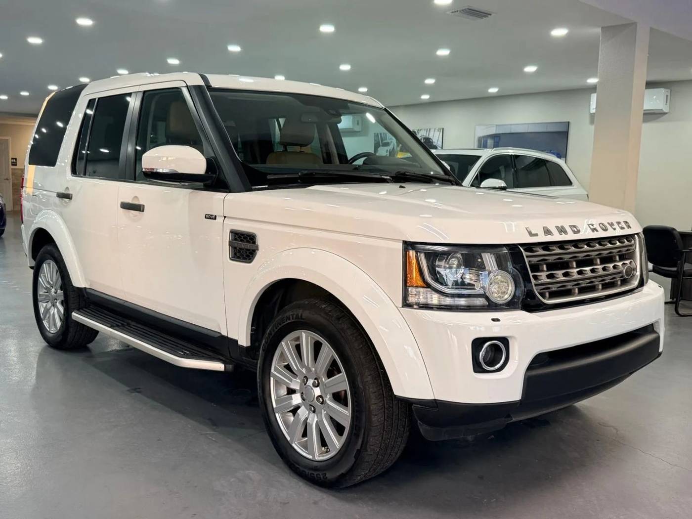 2016 Land Rover LR4 Standard