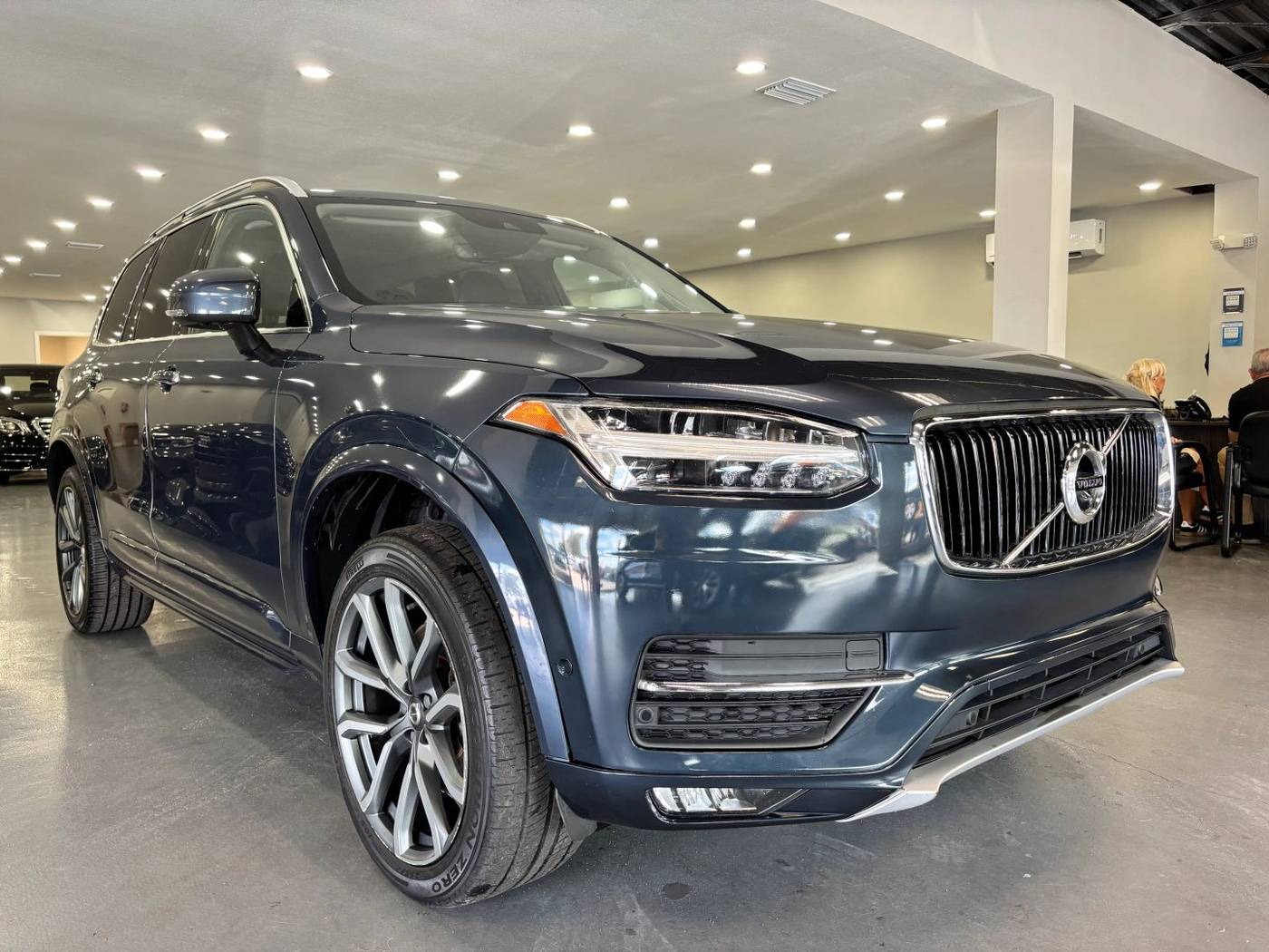 2018 Volvo XC90 Momentum — SUV — 112,696 mi — Tampa, FL