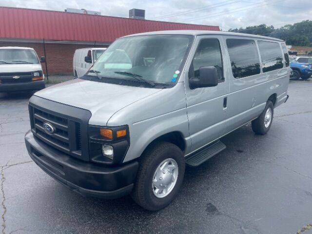 2014 Ford Econoline Wagon E-350 Super Duty XL — Passenger Van — 14,679 mi — Charlotte, NC