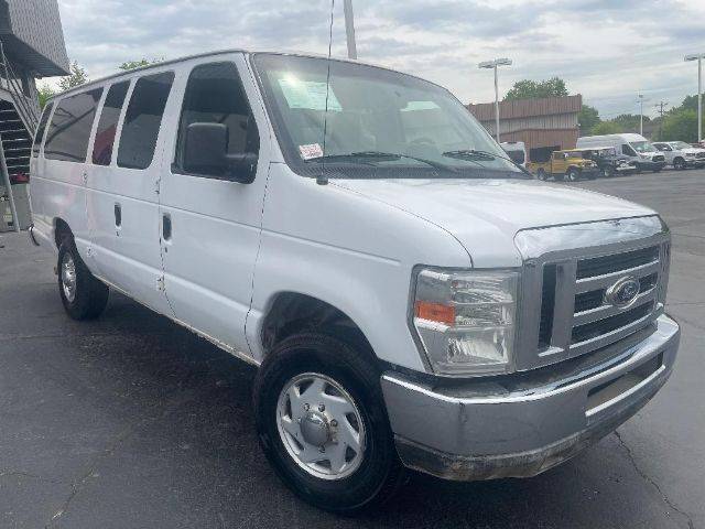 2014 Ford Econoline Wagon E-350 Super Duty XL — Passenger Van — 117,040 mi — Charlotte, NC