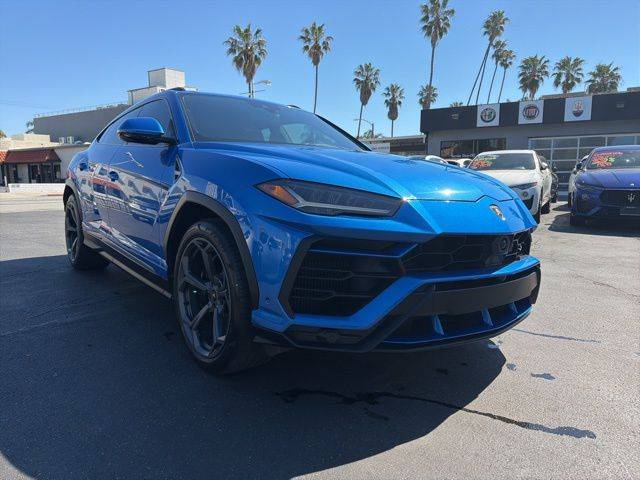 2021 Lamborghini Urus Standard