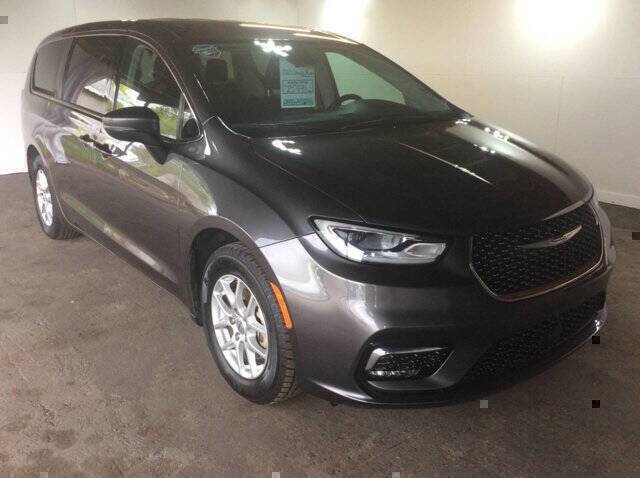 2023 Chrysler Pacifica Touring L — Minivan — 64,564 mi — Missoula, MT