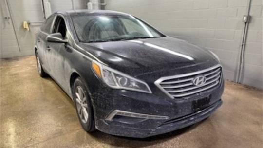 2015 Hyundai Sonata SE — Sedan — 166,729 mi — North Aurora, IL