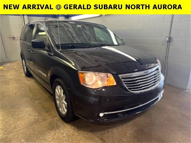 2016 Chrysler Town & Country Touring — Minivan — 113,352 mi — North Aurora, IL