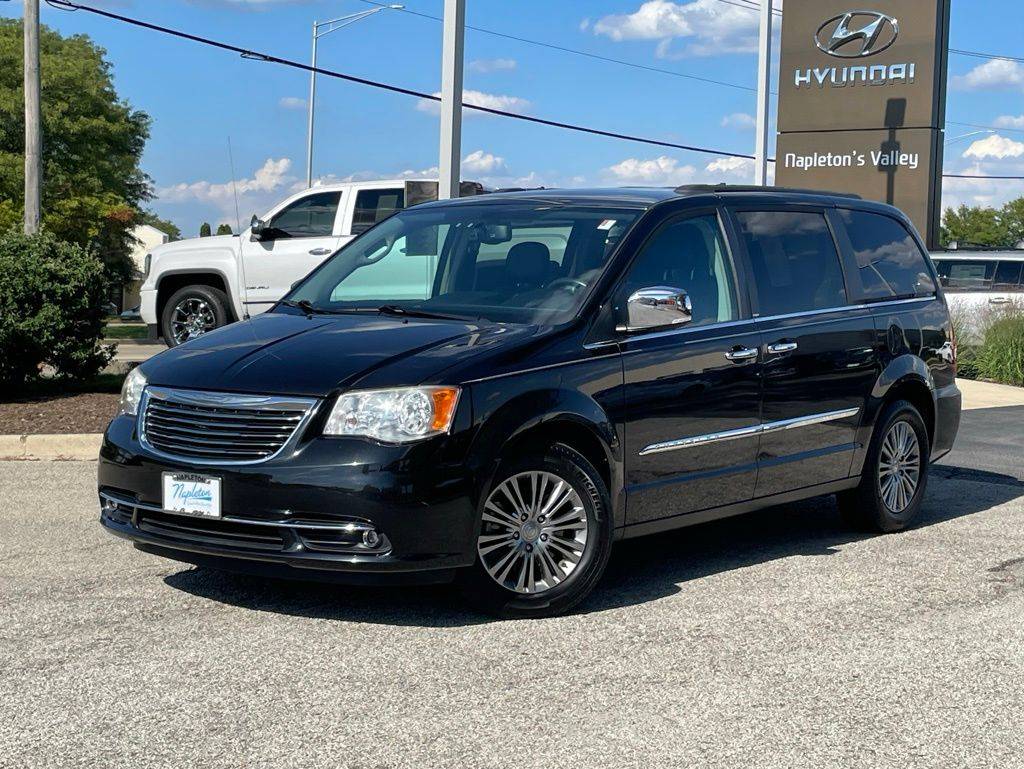 2014 Chrysler Town & Country Touring-L — Minivan — 67,152 mi — Aurora, IL