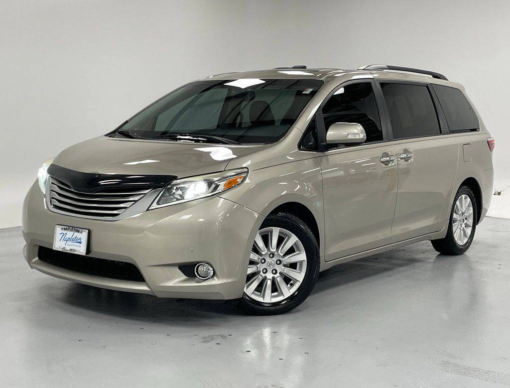 2015 Toyota Sienna L — Minivan — 111,087 mi — Aurora, IL