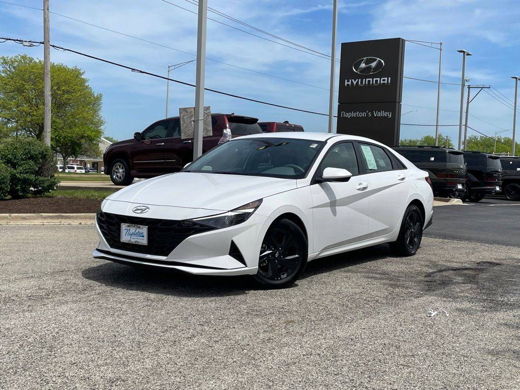 2023 Hyundai Elantra SEL — Sedan — 10,016 mi — Aurora, IL