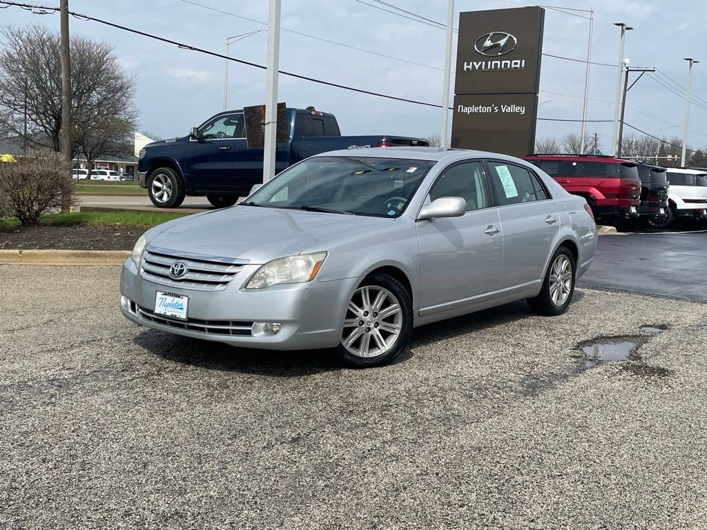 2005 Toyota Avalon XL — Sedan — 147,182 mi — Aurora, IL
