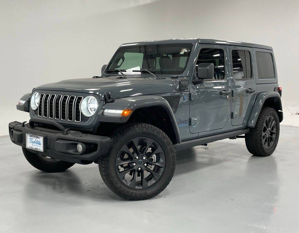 2025 Jeep Wrangler Backcountry — SUV — 5,608 mi — Aurora, IL