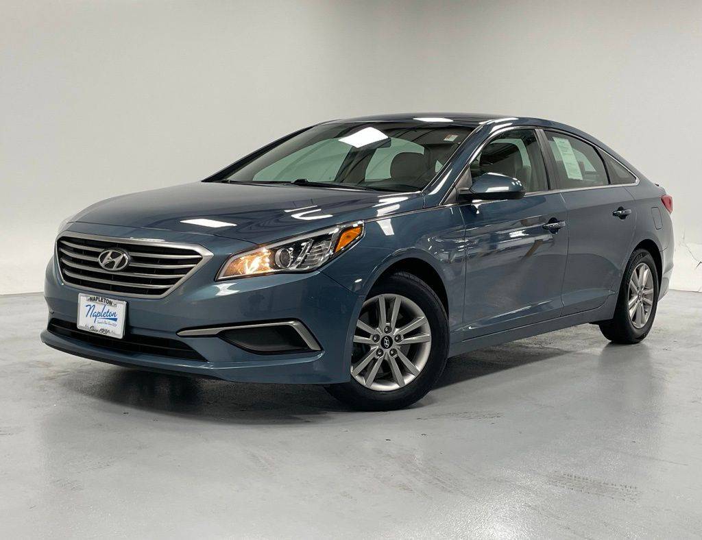 2017 Hyundai Sonata Base — Sedan — 90,855 mi — Aurora, IL