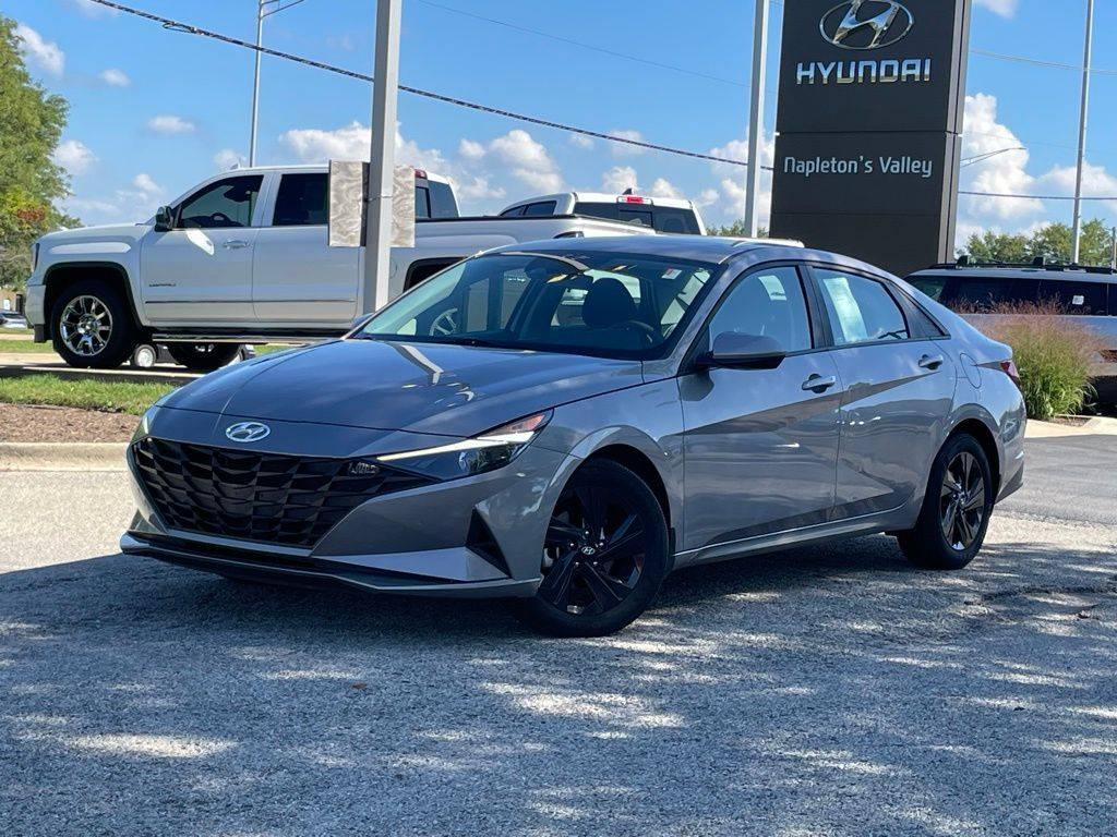 2022 Hyundai Elantra Hybrid Blue — Sedan — 27,790 mi — Aurora, IL
