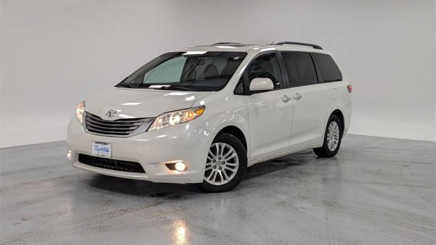 2017 Toyota Sienna L — Minivan — 91,110 mi — Aurora, IL