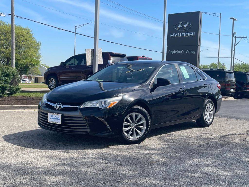 2016 Toyota Camry LE — Sedan — 141,006 mi — Aurora, IL