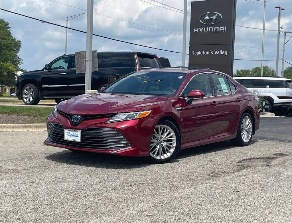 2019 Toyota Camry Hybrid XLE — Sedan — 17,624 mi — Aurora, IL