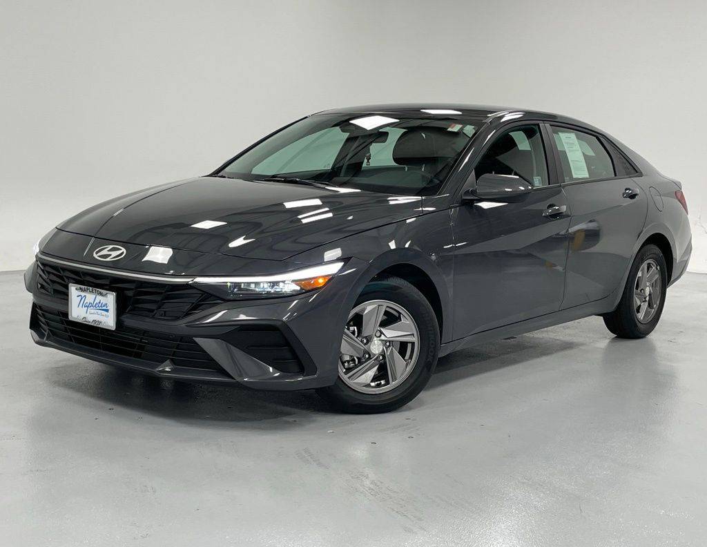 2025 Hyundai Elantra SE — Sedan — 5,375 mi — Aurora, IL