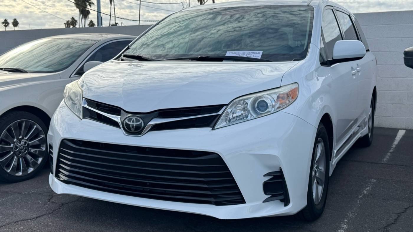 2020 Toyota Sienna LE — Minivan — 38,539 mi — Phoenix, AZ