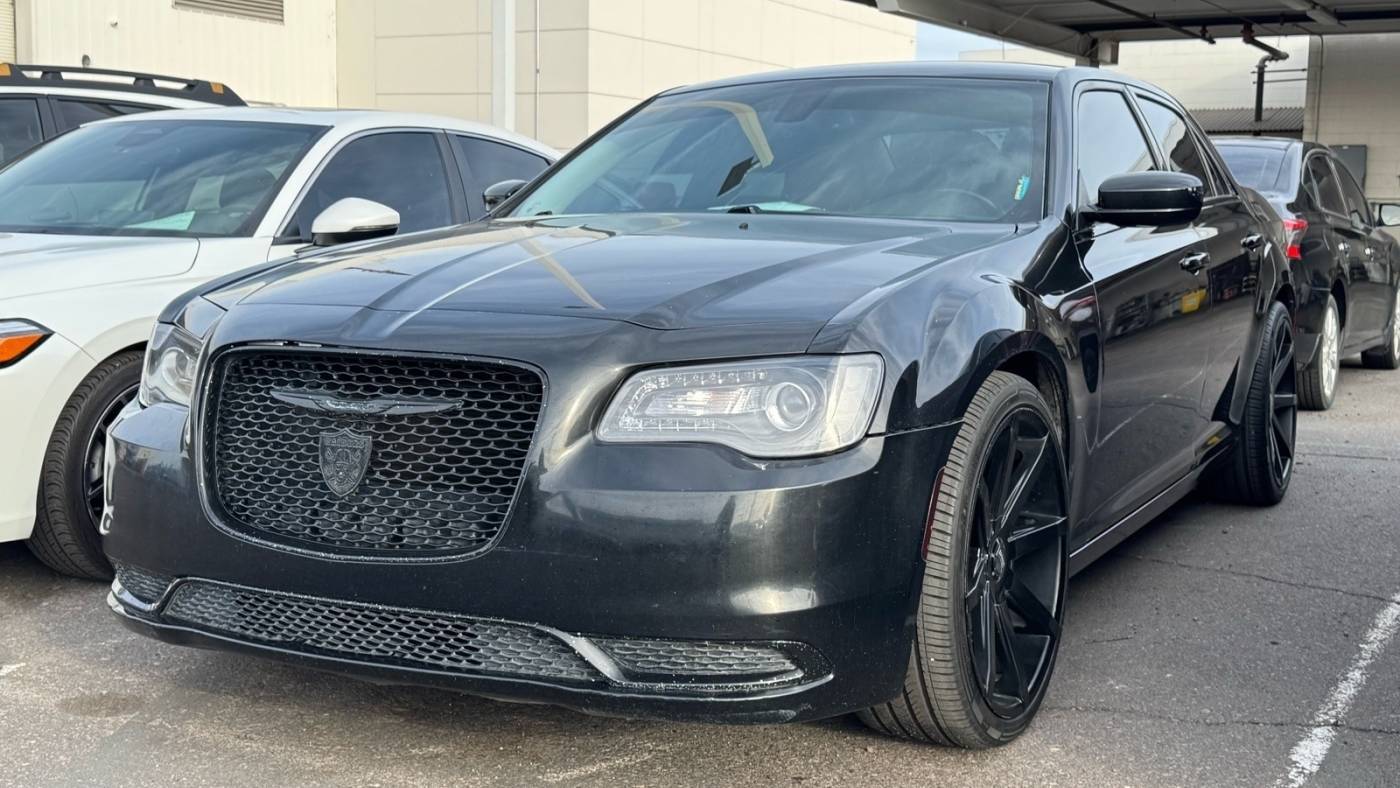 2015 Chrysler 300 Limited — Sedan — 151,596 mi — Phoenix, AZ