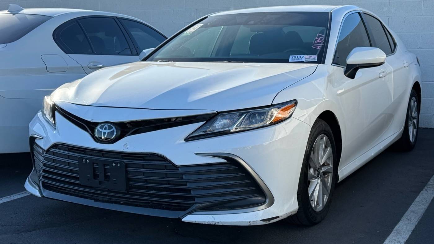 2022 Toyota Camry LE — Sedan — 32,920 mi — Phoenix, AZ