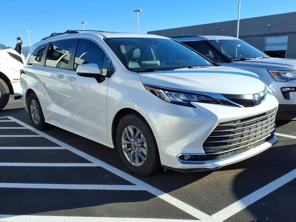 2022 Toyota Sienna XLE — Minivan — 38,365 mi — Chandler, AZ