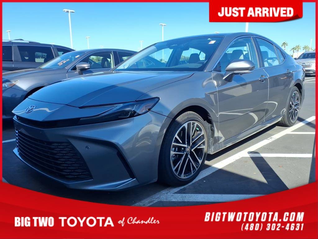 2025 Toyota Camry Hybrid XLE — Sedan — 14,190 mi — Chandler, AZ